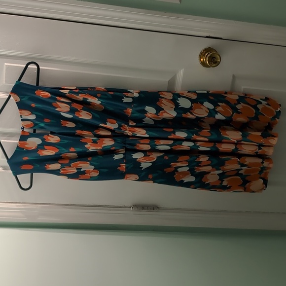 Fever London Sleeveless Tulip Dress - Picture 6 of 8